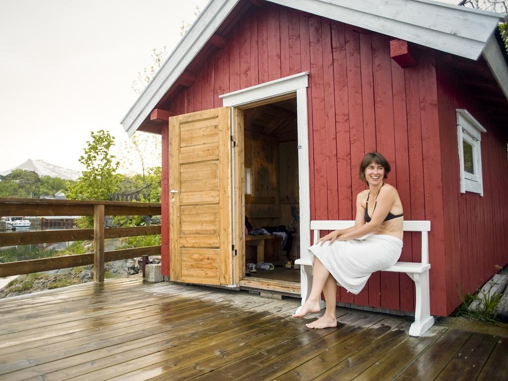 Lofoten Sommerhotell Og Vandrerhjem Kabelvag Exterior photo